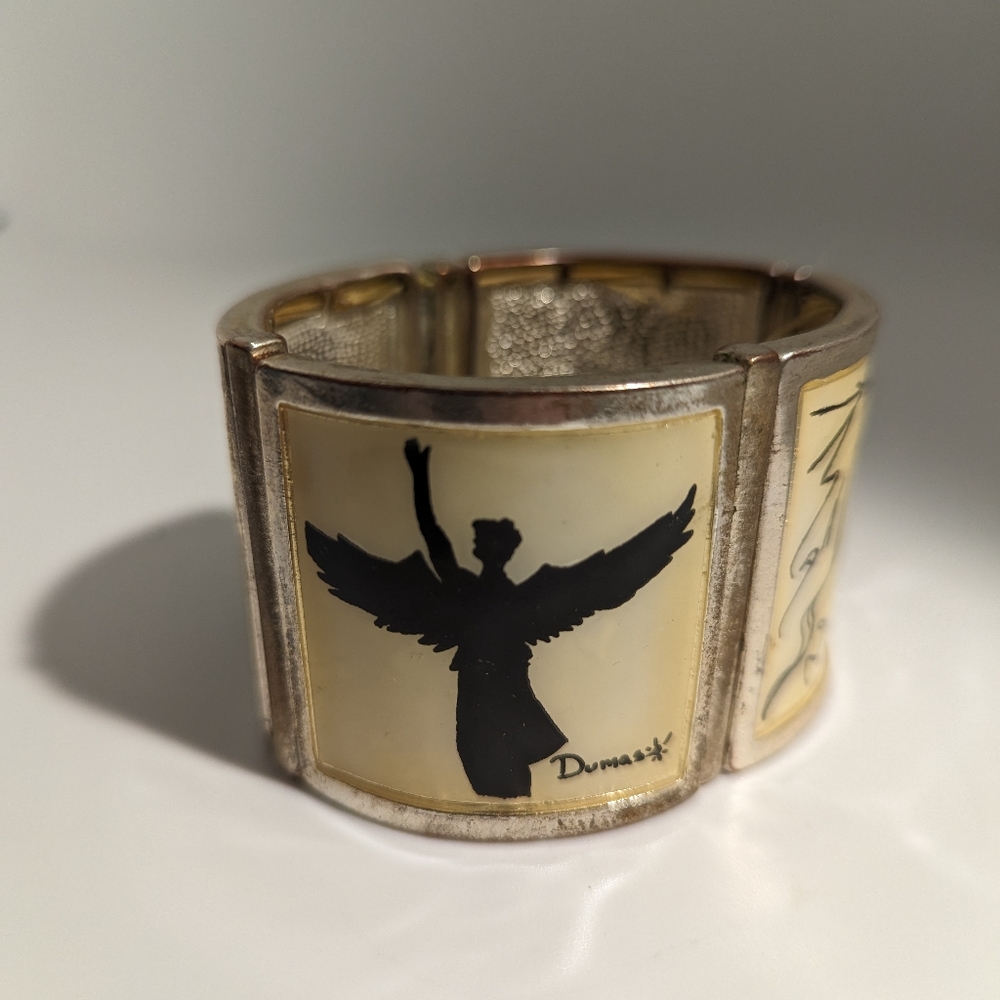 Cufflink Bracelet Of famous Drawings
